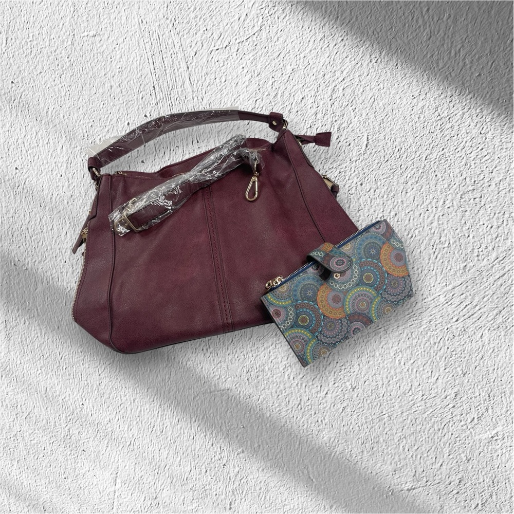 Elegant Plum Handbag with Patterned‎ Wallet
*NWT**